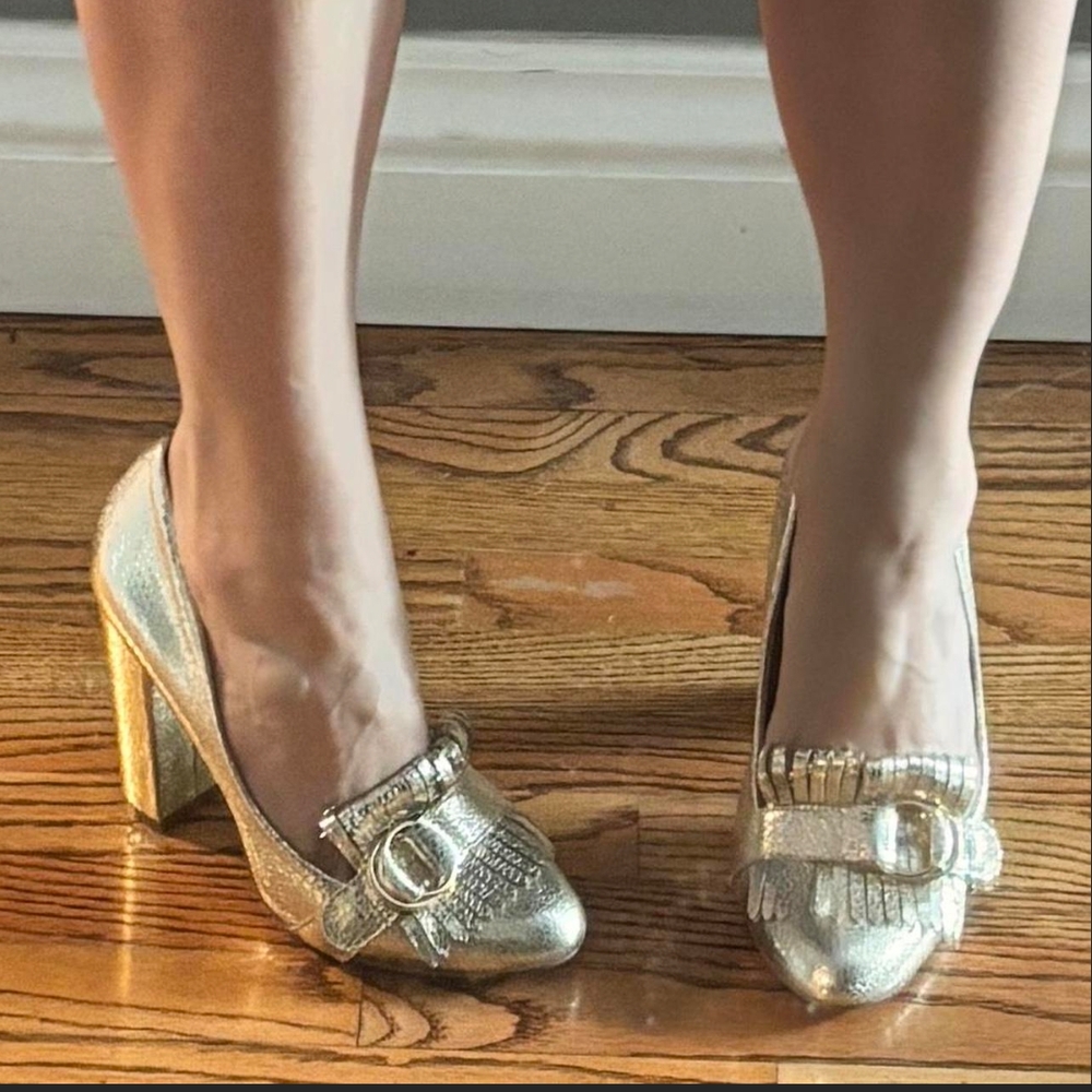 Shoe Dazzle Gold Block Heels with Modern Design
